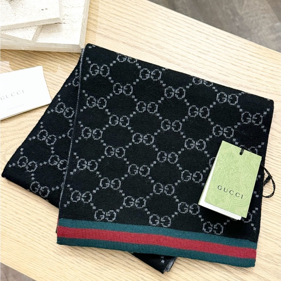 GUCCI 2024 Unisex Wool Tricot GG Monogram Web Solange Scarf in Black/Grey - Picture 3 of 9